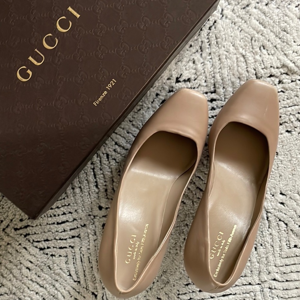 FREE SHIPPING! Gucci Nappa Charlotte Porridge Nude Saks Fifth Avenue Heels